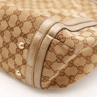 Hobo Bambou Gucci détail fermoir plaque dorée Gucci made in Italy — AMANA Vintage