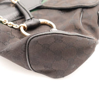 Détail coin inférieur gauche Hobo Gucci mors de cheval chaîne dorée — AMANA Vintage