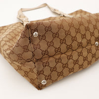 Détail coin inférieur Tote Gucci effilochure toile — AMANA Vintage