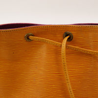 Detail oeillets et cordon coulissant Louis Vuitton Noe Epi jaune — AMANA Vintage