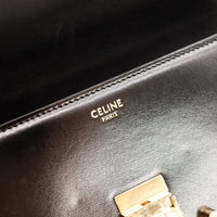 Détail estampille Celine Paris intérieur cuir noir occasion authentique — AMANA Vintage