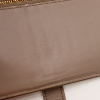 Détail intérieur portefeuille Celine Strap traces de contact poche gauche — AMANA Vintage