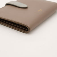 Vue tranche portefeuille Celine Strap cuir bicolore occasion — AMANA Vintage