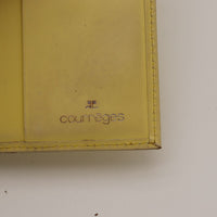 Detail intérieur portefeuille Courrèges inscription Courrèges Paris — AMANA Vintage