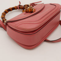 Détail coins et bords Tote Bag Bambou Gucci rose framboise — AMANA Vintage
