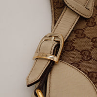 Detail boucle reglage anse Gucci Hobo Horsebit cuir ivoire dore — AMANA Vintage