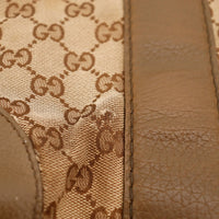 Détail gros plan frottement canvas Tote Bag Bamboo Gucci — AMANA Vintage