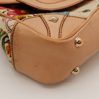 Détail coin inférieur Gucci Tote Bag Bella Bambou frottements cuir camel — AMANA Vintage