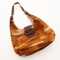 Vue à plat sac Fendi Hobo poil de veau marron et crème — AMANA Vintage