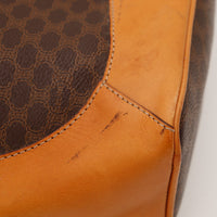 Détail coins Celine Seau Macadam usure du cuir naturel — AMANA Vintage