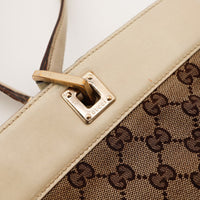 Detail anneau anse Gucci Tote Horsebit cuir ivoire — AMANA Vintage