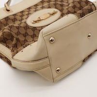 Detail coin inferieur Gucci Tote Horsebit cuir ivoire frottements — AMANA Vintage