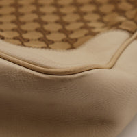 Détail coin inférieur cuir ivoire Gucci Hobo Bambou légers frottements — AMANA Vintage