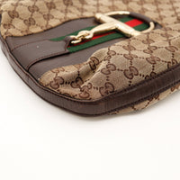 Détail coin inférieur usure cuir Hobo Horsebit Gucci — AMANA Vintage