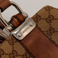 Détail piston bambou et plaque argentée Gucci Tote Bag Bambou — AMANA Vintage