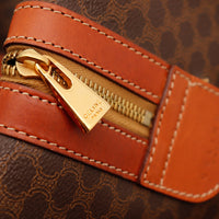 Détail tirette zip dorée estampillée Céline Paris Boston Macadam vintage — AMANA Vintage