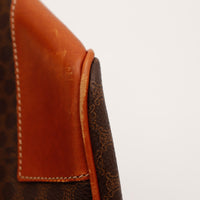 Détail coin cuir cognac Céline Boston Macadam frottements usure vintage — AMANA Vintage