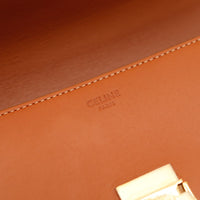 Détail intérieur cuir Celine Triomphe cognac gravure Celine Paris — AMANA Vintage