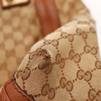 Détail toile usée près de l'anse Gucci Hobo occasion authentique — AMANA Vintage