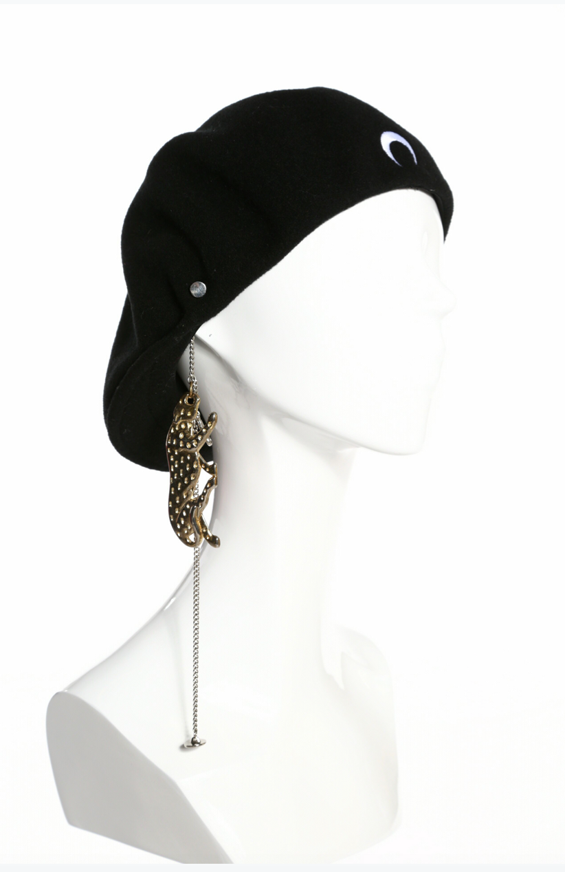 KANGOL WITH WHITE EMBROIDERED MOON