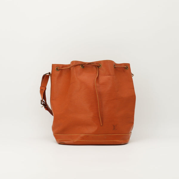 Amana-vintage-sacs-de-luxe-pas-cher-bag-details-occasion-speedy-dior-seconde-main-exclusif-sac-vuitton-authentique-noé-papillon