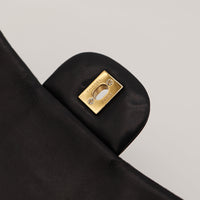 Amana-vintage-sacs-de-luxe-pas-cher-bag-details-occasion-speedy-dior-seconde-main-exclusif-sac-vuitton-authentique-noé-papillon