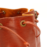Amana-vintage-sacs-de-luxe-pas-cher-bag-details-occasion-speedy-dior-seconde-main-exclusif-sac-vuitton-authentique-noé-papillon